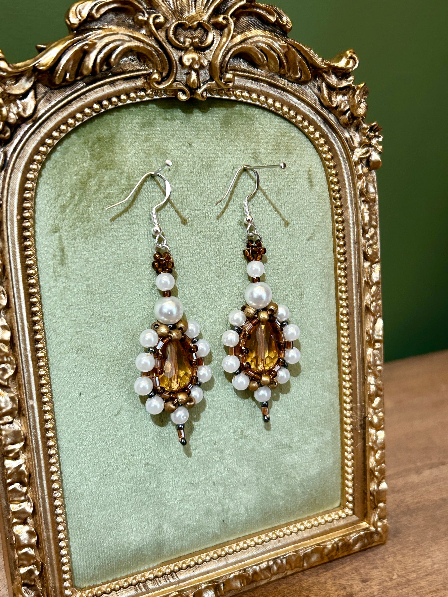HANDMADE VICTORIANA INSPIRED BEADED EARRINGS | AMBER PEARL DROP