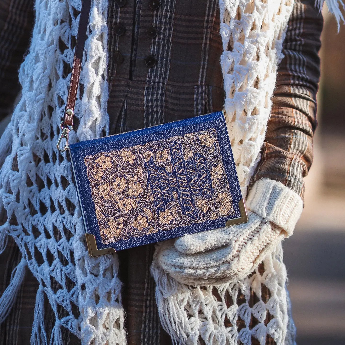 CROSSBODY BOOK HANDBAG | SENSE & SENSIBILITY