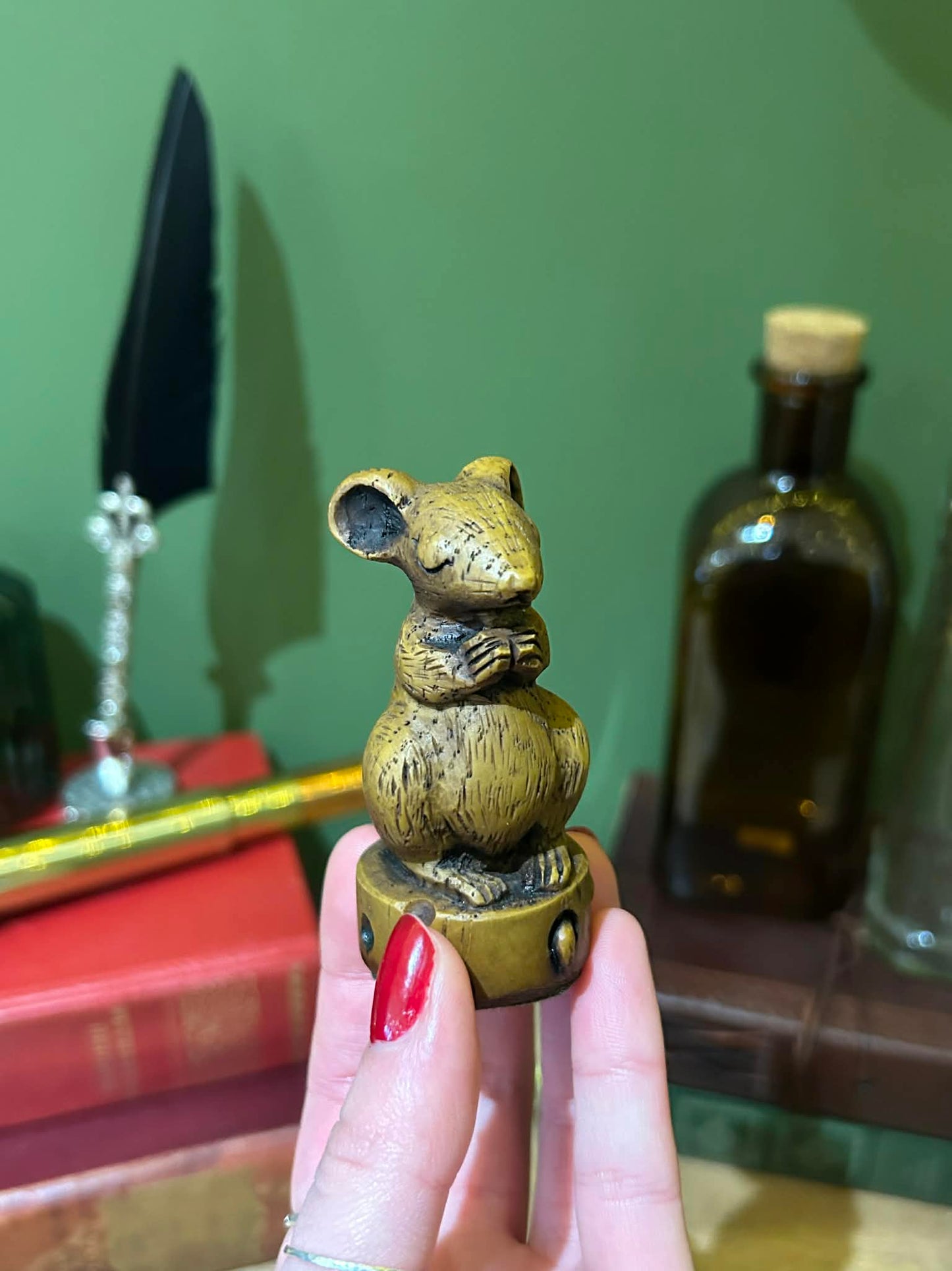 CHURCH MOUSE | PRAYING ON CHEESE