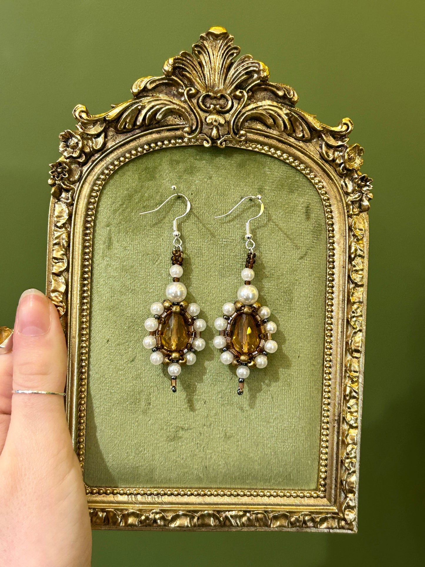 HANDMADE VICTORIANA INSPIRED BEADED EARRINGS | AMBER PEARL DROP