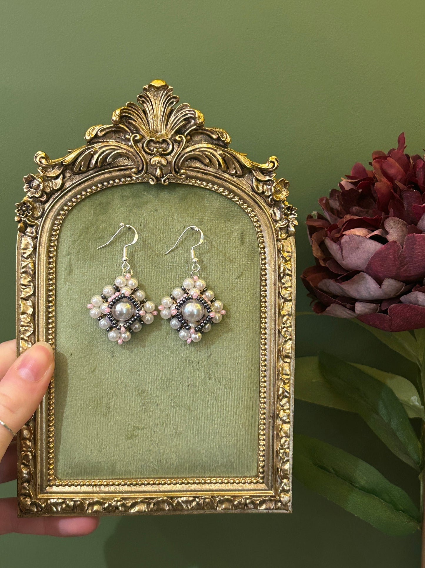 HANDMADE VICTORIANA BEADED EARRINGS | PINK AND BLACK PEARL
