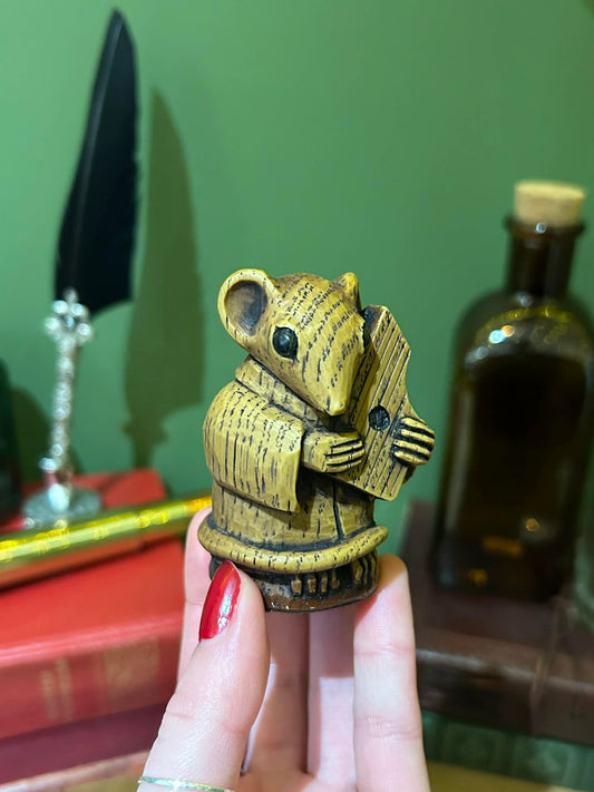 CHURCH MOUSE | CHURCH MOUSE MUSICIAN PLAYING THE PSALTERY