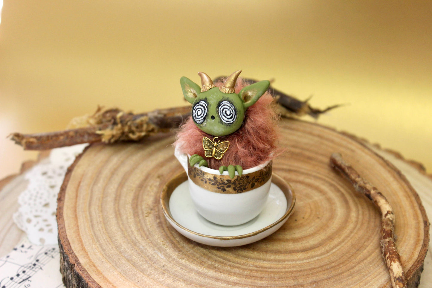 Minnie the Teacup Critter